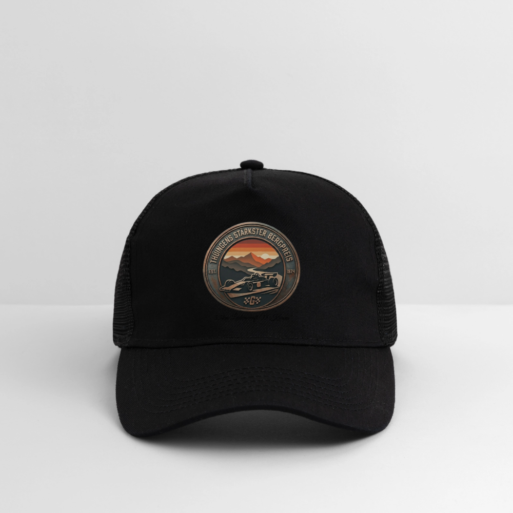 Trucker Cap mit schwarzer Front und schwarzem Netz, runder Logo-Plakette