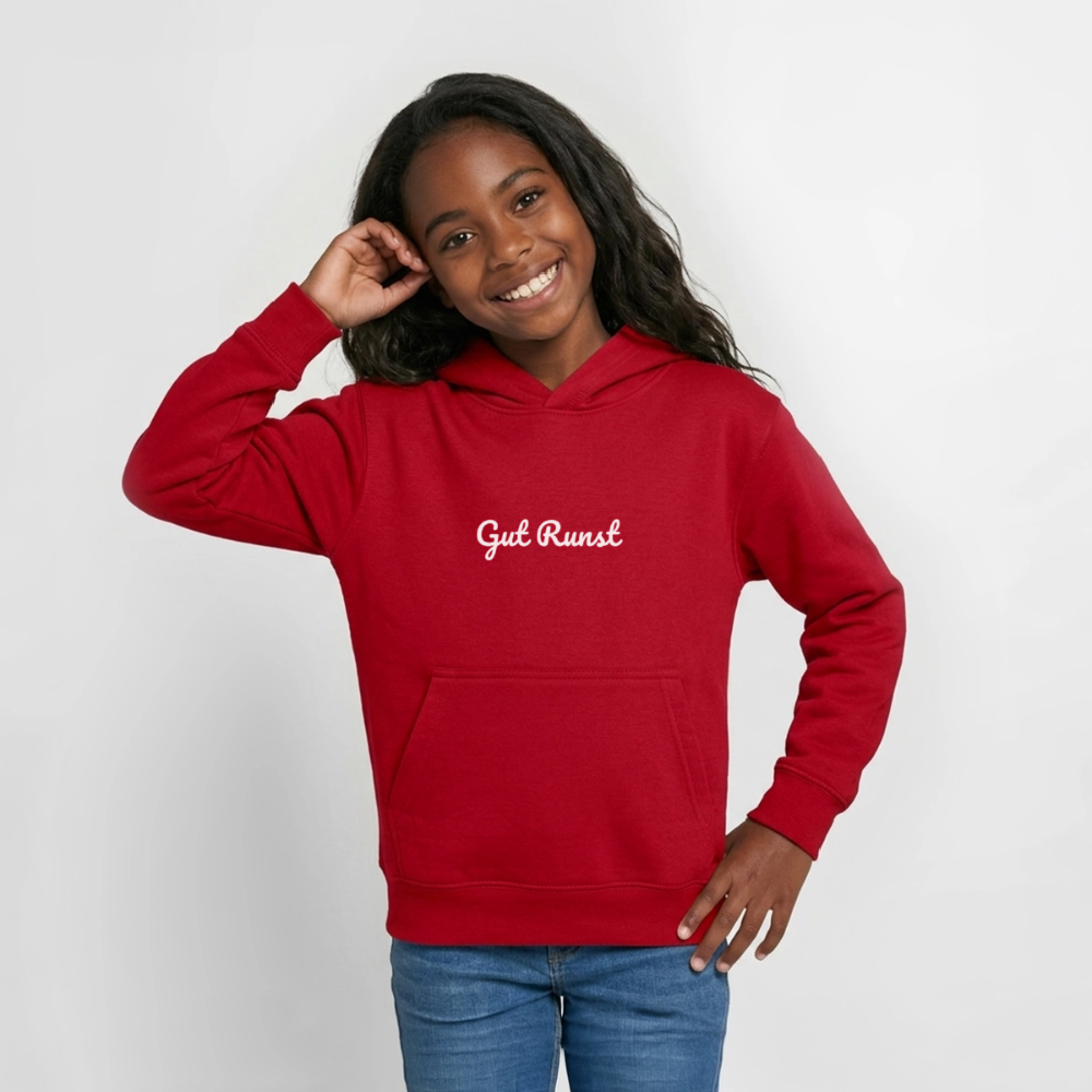 Teenager-Hoodie in Rot mit Kapuze und Frontschrift „Gut Runst“.